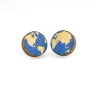 Jewelry: Earrings Globe Stud