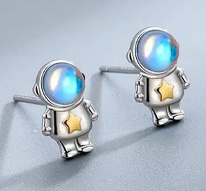 Earring: Spaceman Blue Visor